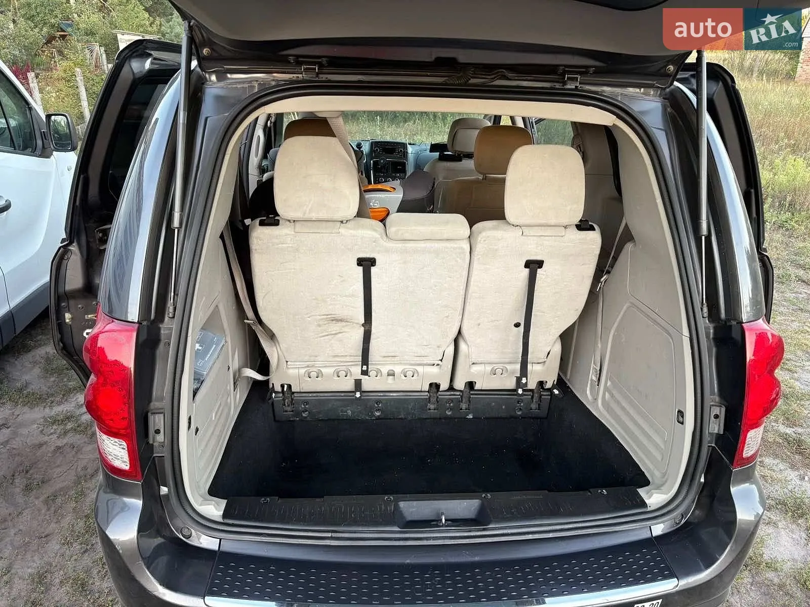 2016 Dodge Caravan - мініатюра 11