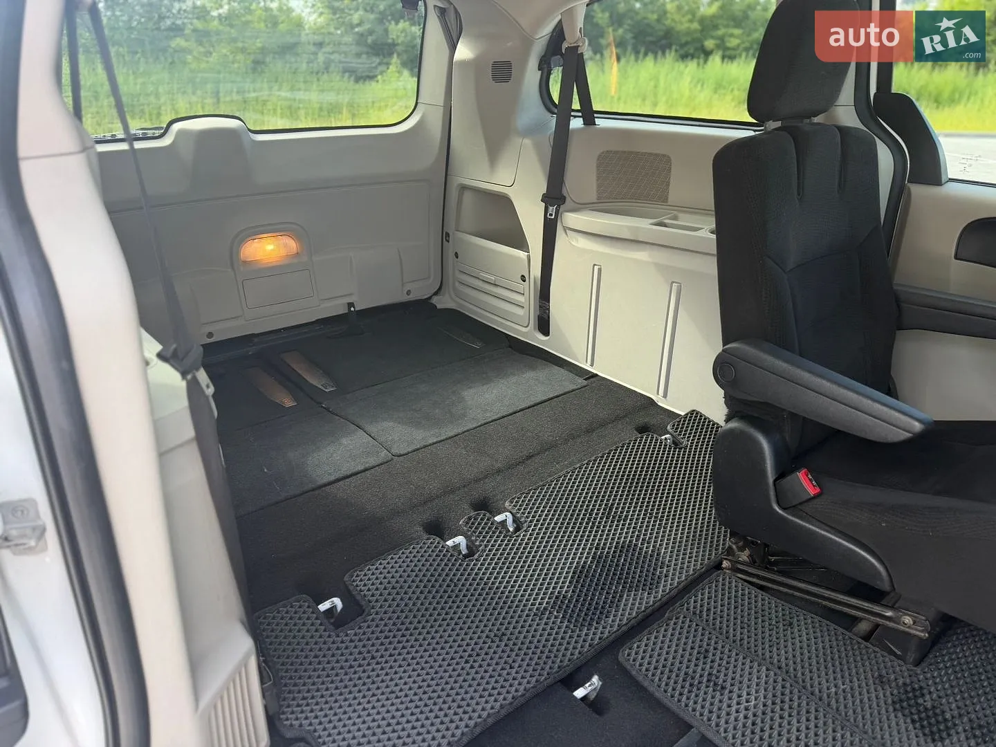2015 Dodge Caravan - мініатюра 24