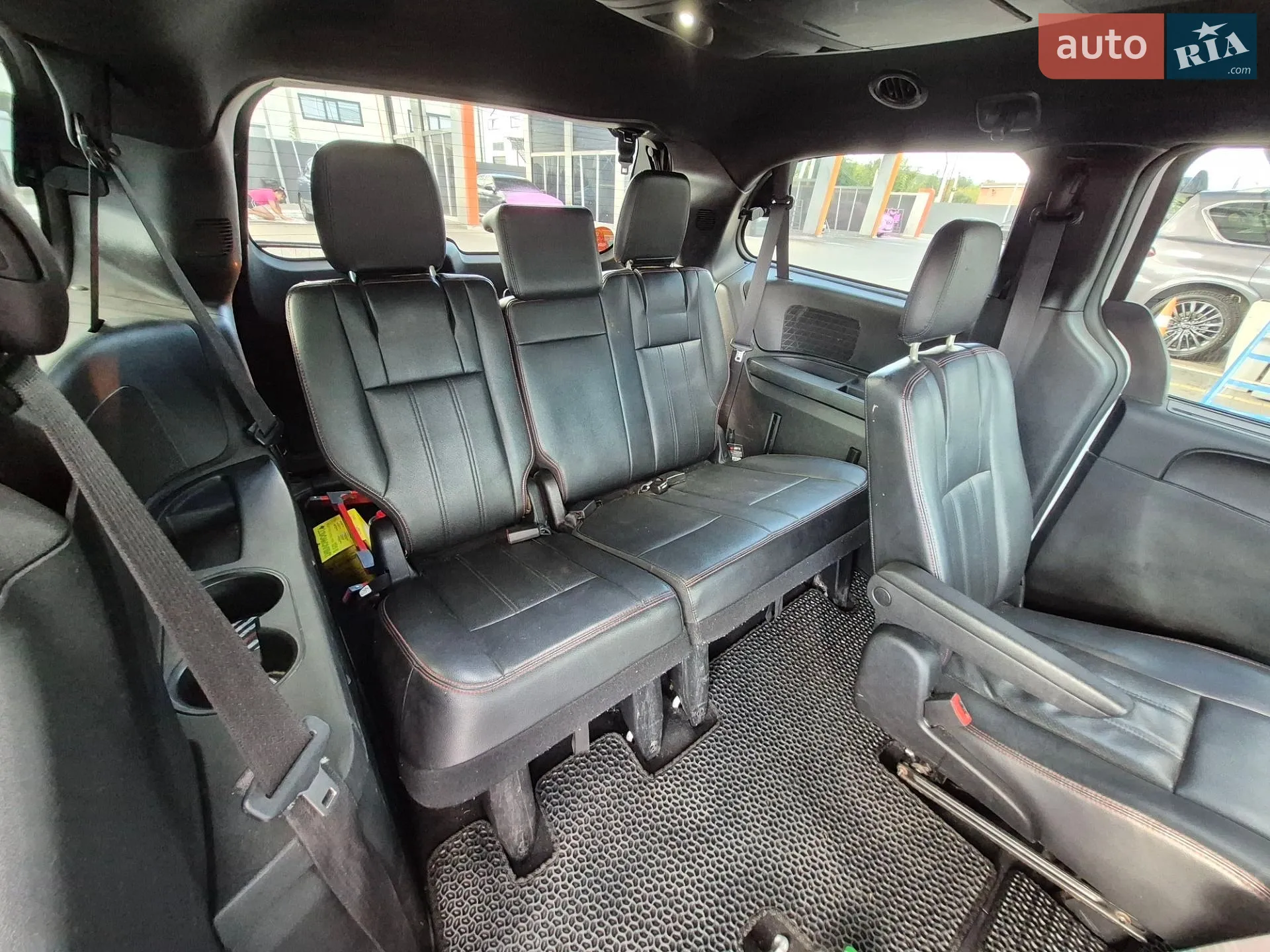 2019 Dodge Caravan - мініатюра 34