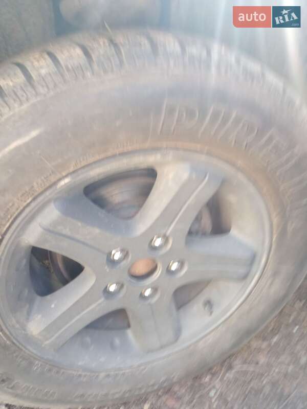 Седан Dodge Intrepid 2004 в Яремче