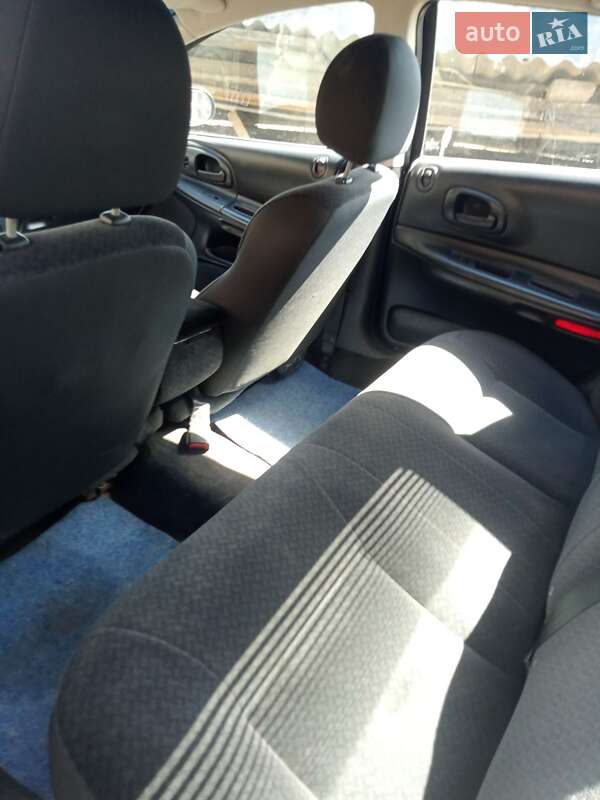 Седан Dodge Intrepid 2004 в Яремче