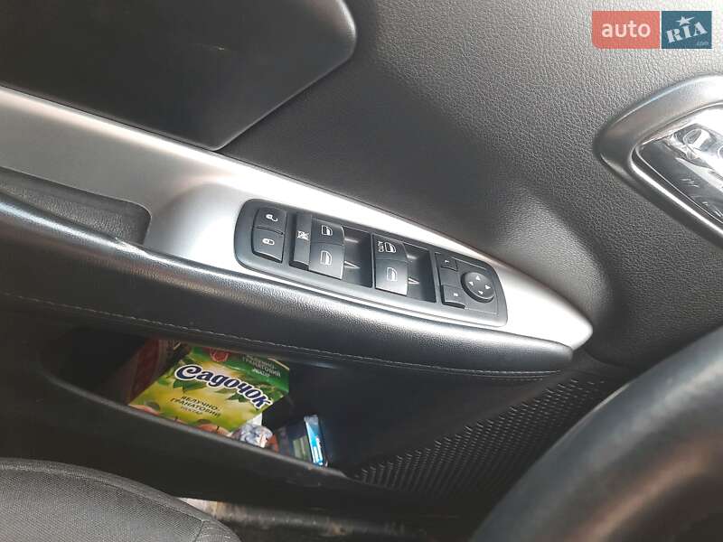 Позашляховик / Кросовер Dodge Journey 2013 в Львові