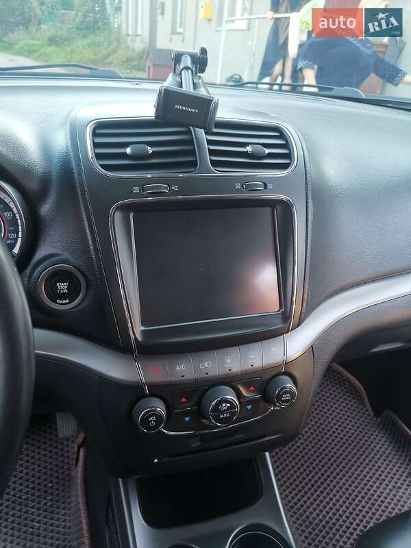 Позашляховик / Кросовер Dodge Journey 2015 в Володимирі