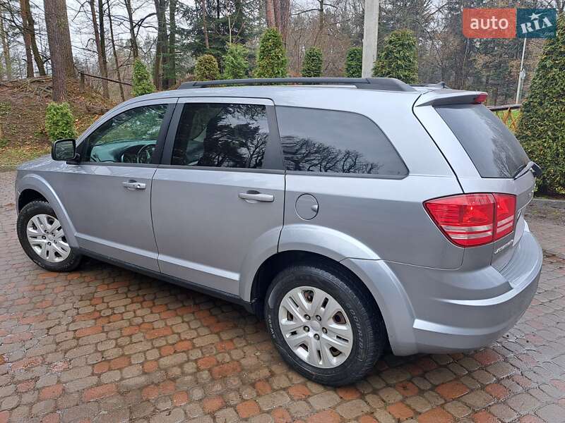 Внедорожник / Кроссовер Dodge Journey 2016 в Стебнику
