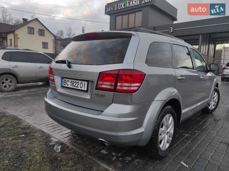 Внедорожник / Кроссовер Dodge Journey 2016 в Стебнику