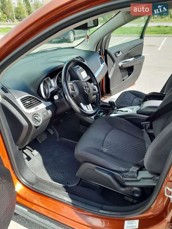 Позашляховик / Кросовер Dodge Journey 2013 в Івано-Франківську