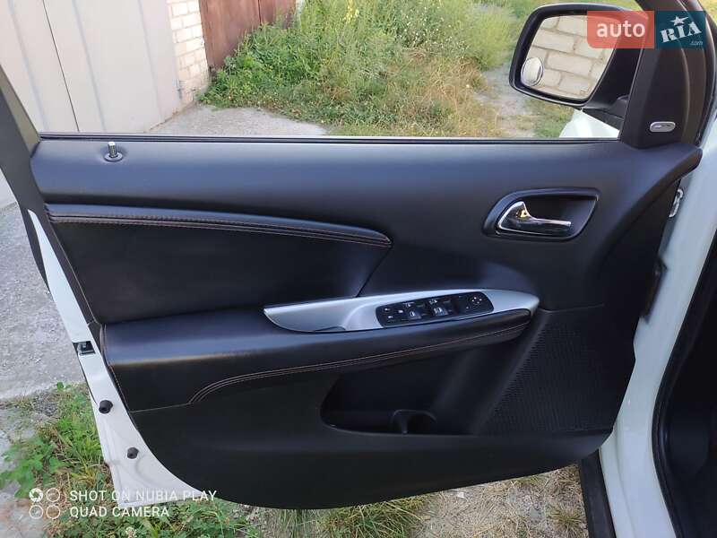 Внедорожник / Кроссовер Dodge Journey 2016 в Черкассах