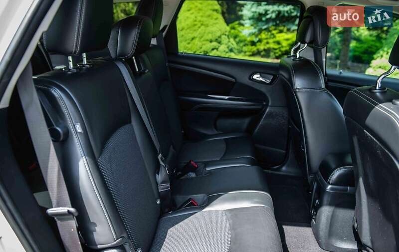 Позашляховик / Кросовер Dodge Journey 2014 в Львові