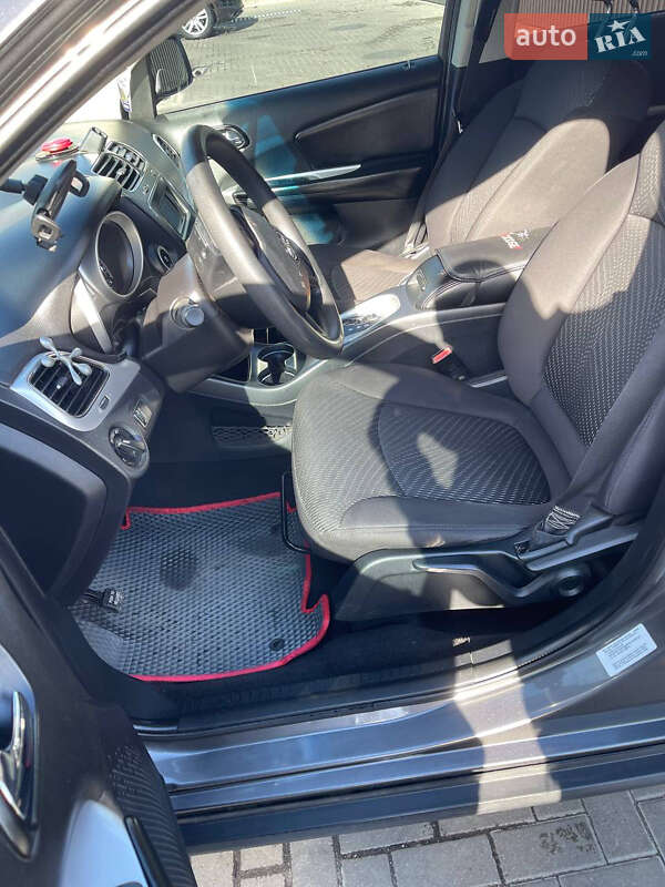 Внедорожник / Кроссовер Dodge Journey 2013 в Сарнах фото 13 Внедорожник / Кроссовер Dodge Journey 2013 в Сарнах