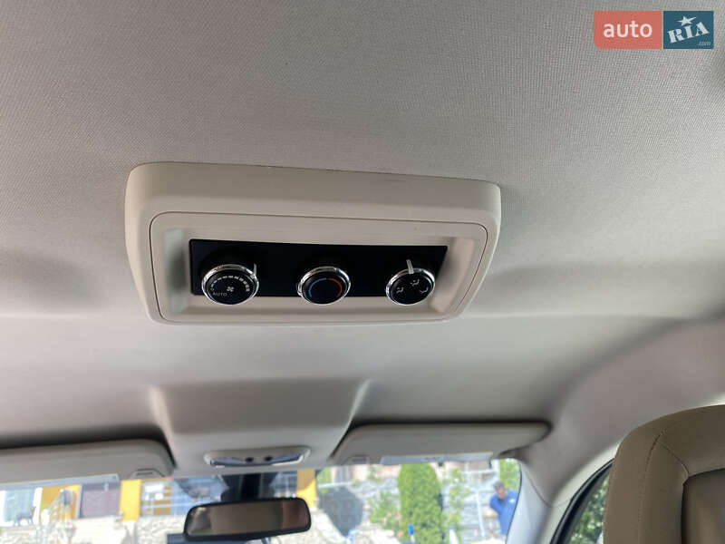 Позашляховик / Кросовер Dodge Journey 2015 в Чернівцях