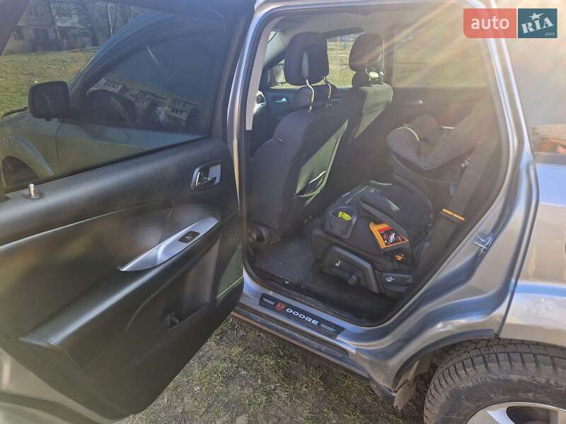 Позашляховик / Кросовер Dodge Journey 2015 в Чернівцях