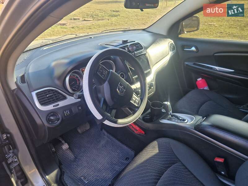Позашляховик / Кросовер Dodge Journey 2015 в Чернівцях