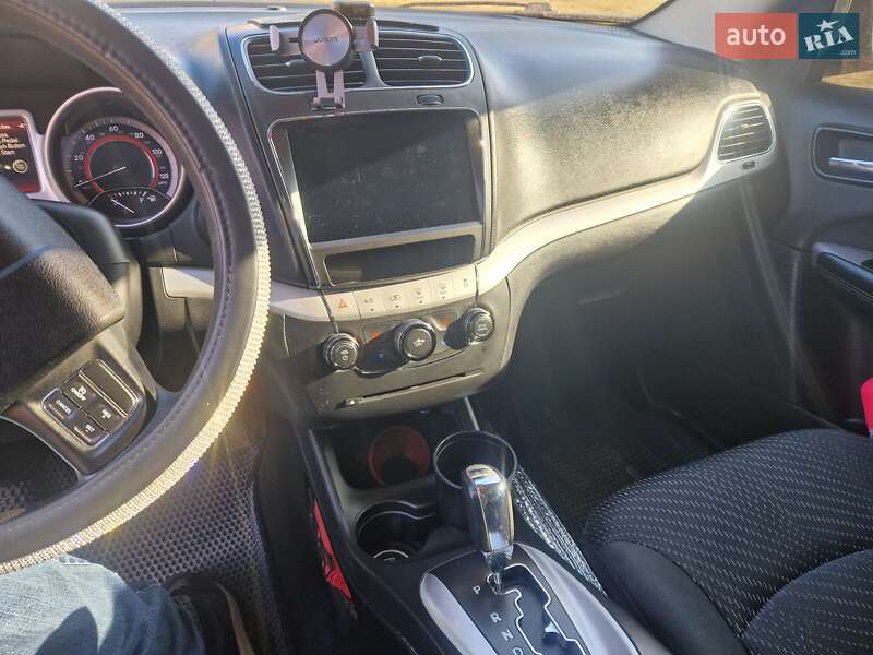 Позашляховик / Кросовер Dodge Journey 2015 в Чернівцях