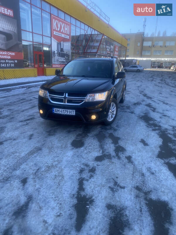 Позашляховик / Кросовер Dodge Journey 2015 в 