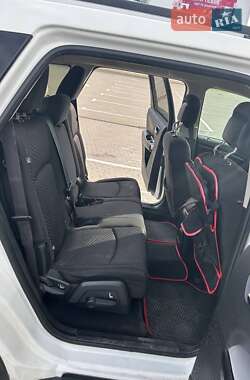Позашляховик / Кросовер Dodge Journey 2015 в 