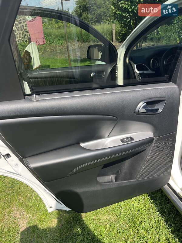 Позашляховик / Кросовер Dodge Journey 2016 в Гадячі