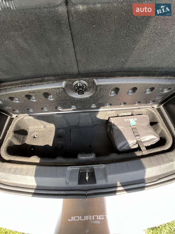 Позашляховик / Кросовер Dodge Journey 2016 в Гадячі