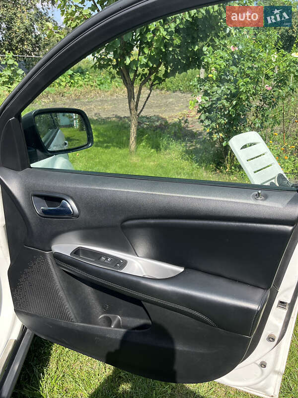 Позашляховик / Кросовер Dodge Journey 2016 в Гадячі