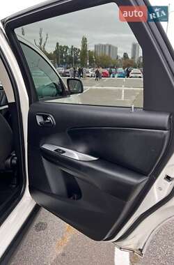 Позашляховик / Кросовер Dodge Journey 2020 в 