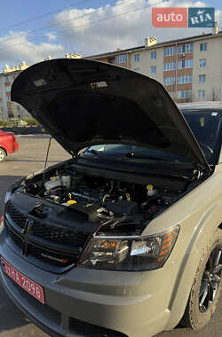 Позашляховик / Кросовер Dodge Journey 2020 в 