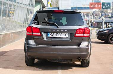 Позашляховик / Кросовер Dodge Journey 2013 в 