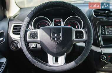 Позашляховик / Кросовер Dodge Journey 2013 в 