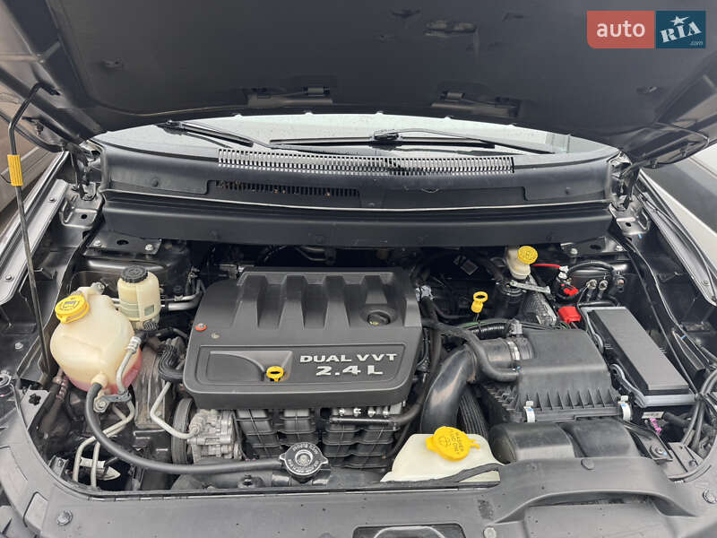 Позашляховик / Кросовер Dodge Journey 2013 в Києві