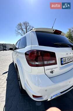 Позашляховик / Кросовер Dodge Journey 2015 в 