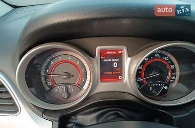 Позашляховик / Кросовер Dodge Journey 2013 в 