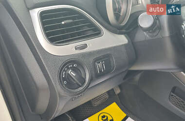 Позашляховик / Кросовер Dodge Journey 2016 в 