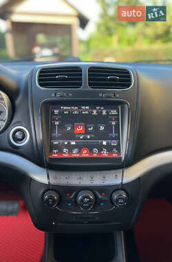 Внедорожник / Кроссовер Dodge Journey 2016 в 