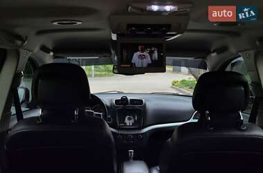 Позашляховик / Кросовер Dodge Journey 2015 в 