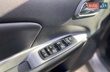 Позашляховик / Кросовер Dodge Journey 2012 в 