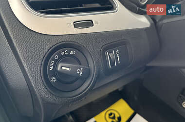 Позашляховик / Кросовер Dodge Journey 2013 в 
