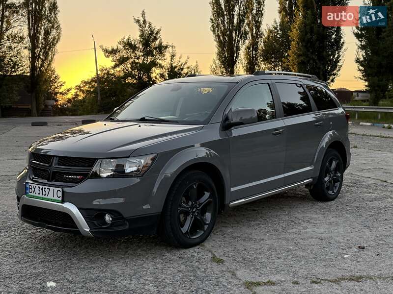 Позашляховик / Кросовер Dodge Journey 2020 в 