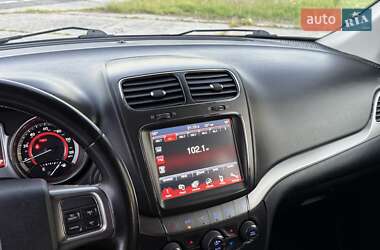 Позашляховик / Кросовер Dodge Journey 2020 в 