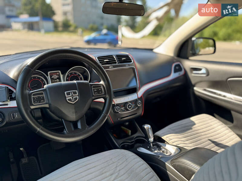 Внедорожник / Кроссовер Dodge Journey 2016 в Каменском