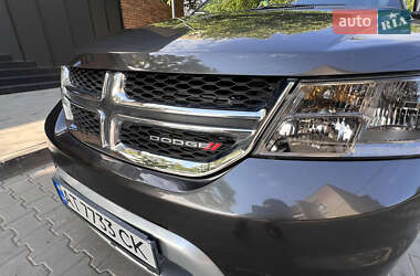 Позашляховик / Кросовер Dodge Journey 2016 в 