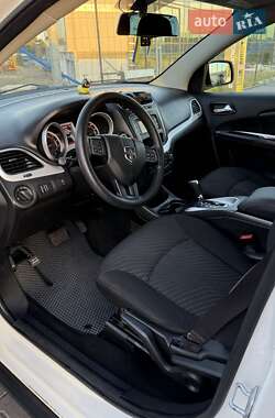 Внедорожник / Кроссовер Dodge Journey 2014 в 