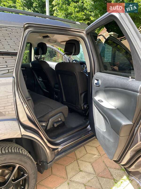 Внедорожник / Кроссовер Dodge Journey 2014 в Черновцах