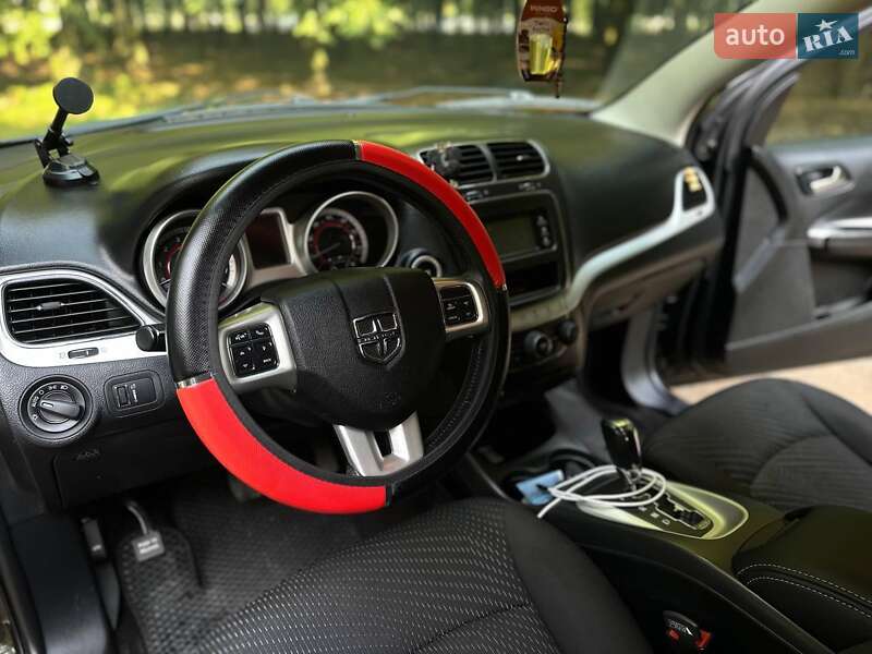 Позашляховик / Кросовер Dodge Journey 2017 в Львові