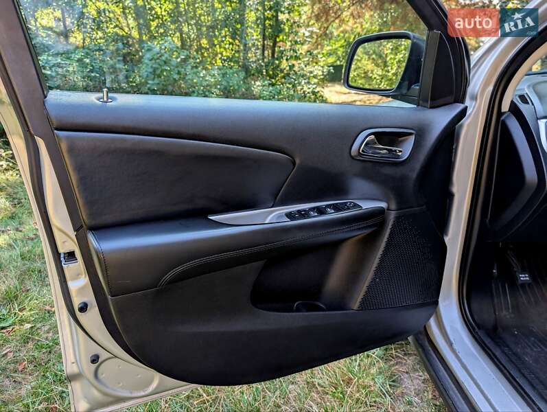 Внедорожник / Кроссовер Dodge Journey 2012 в Любешове