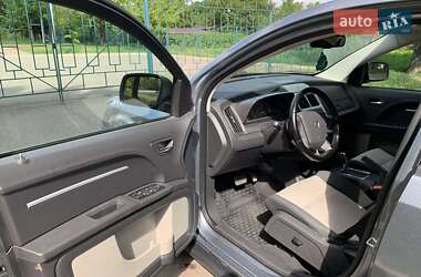 Позашляховик / Кросовер Dodge Journey 2008 в 