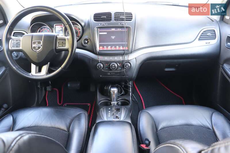 Внедорожник / Кроссовер Dodge Journey 2014 в Черновцах