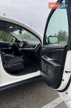 Внедорожник / Кроссовер Dodge Journey 2016 в 
