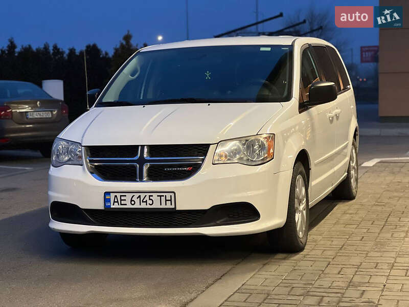 Позашляховик / Кросовер Dodge Journey 2017 в  фото Позашляховик / Кросовер Dodge Journey 2017 в