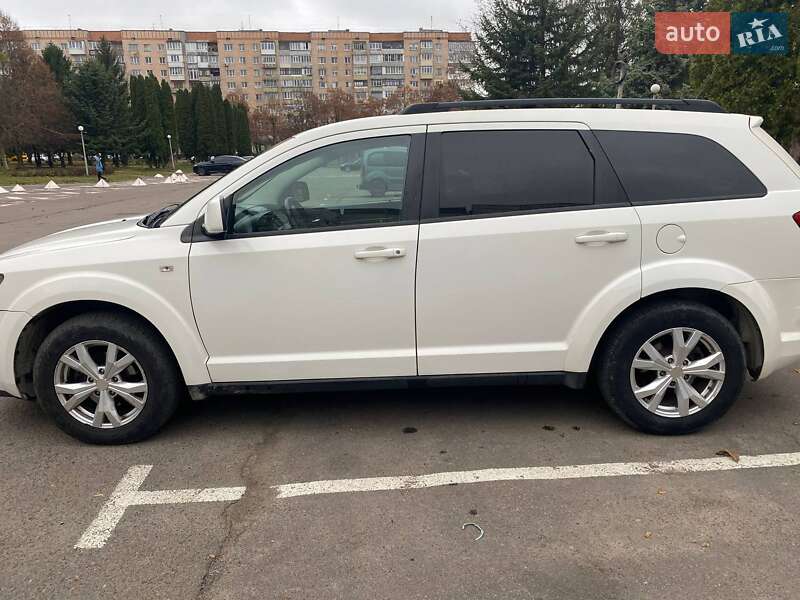 Позашляховик / Кросовер Dodge Journey 2010 в Рівному