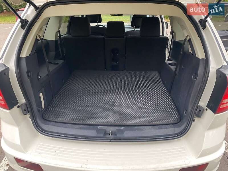 Позашляховик / Кросовер Dodge Journey 2010 в Рівному