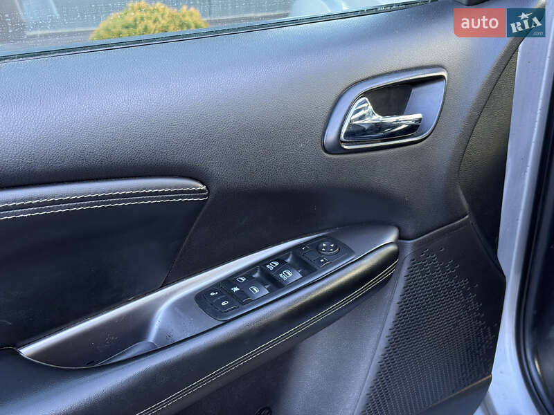 Позашляховик / Кросовер Dodge Journey 2015 в Львові