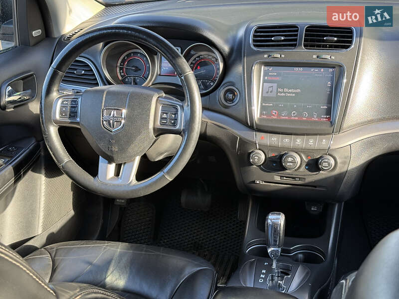 Позашляховик / Кросовер Dodge Journey 2015 в Львові
